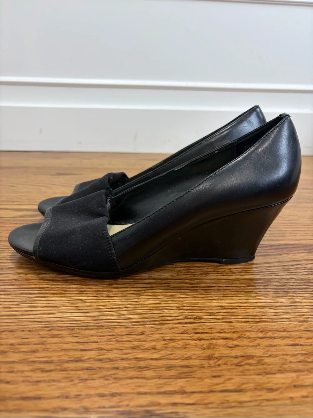 Ellen Tracy Rhyme Black Wedge Peep-Toe Heels (7.5)